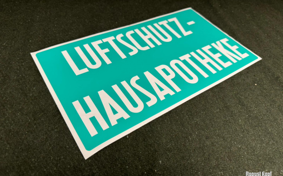 Stencil Luftschutz Hausapotheke [REUSABLE]