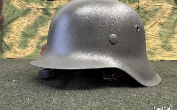 Original german M42 WW2 battle helmet ET66 2150?, restored for reenactment use.