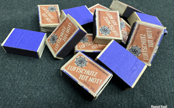 Matches box - Luftschutz tut not