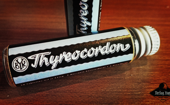 Authentic replica of Thyreocordon (medicine tube box).
