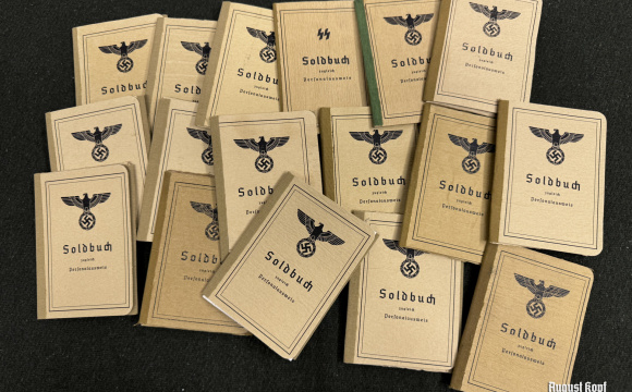 Special offer of 17 soldbuch covers from our first series of prototypes.