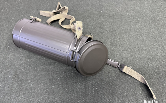 Gas mask can + straps