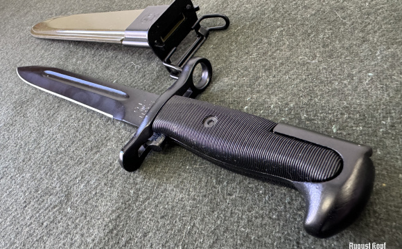 Nice reproduction of steel US bayonet for M1 Garand.