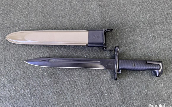 US M1 GARAND short bayonet with M7 case