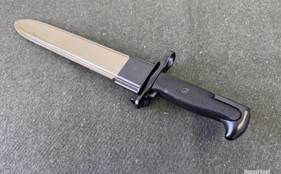US M1 GARAND short bayonet with M7 case