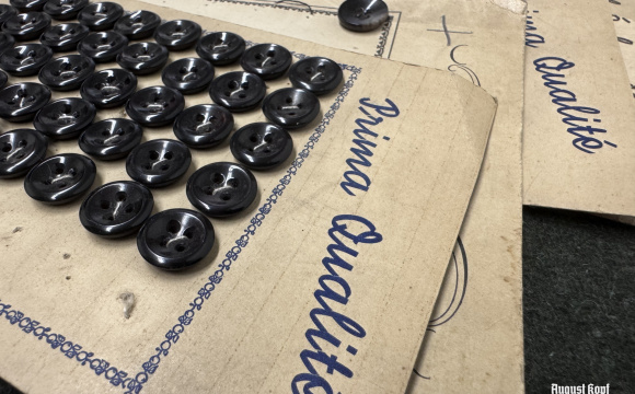 Replacement Old Stock Horn Buttons 350pcs