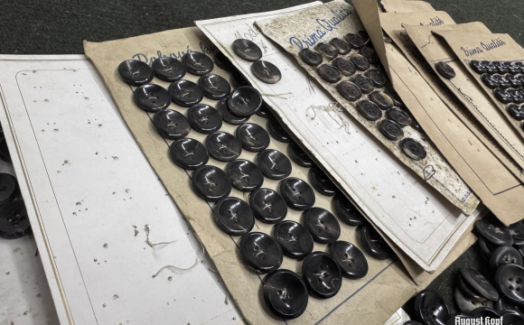 Replacement Old Stock Horn Buttons 350pcs