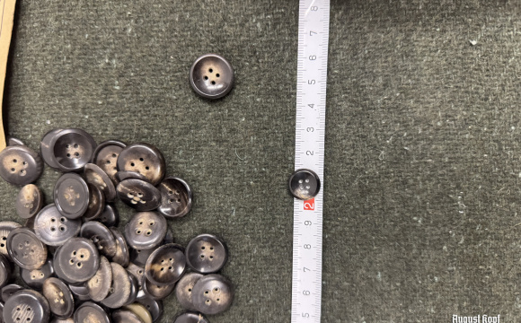 Replacement Old Stock Horn Buttons 350pcs