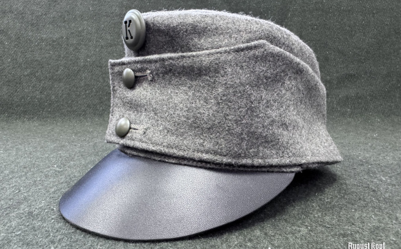 Our M1915 field cap (Feldkappe) is inspired by the authentic headgear worn by Austro-Hungarian soldiers during First World War.