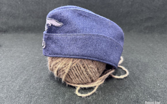 The Luftwaffe side cap, introduced around 1940, was a distinctive variation of the earlier M34 field cap, tailored specifically for German air force personnel.