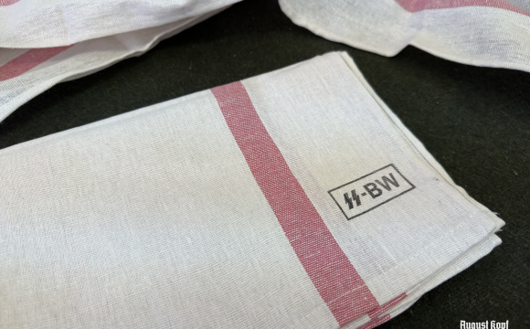 Small hand towel, made of thin cloth.