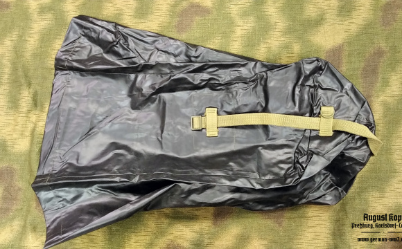 Ruberized auxiliary storage bag for panzer units.