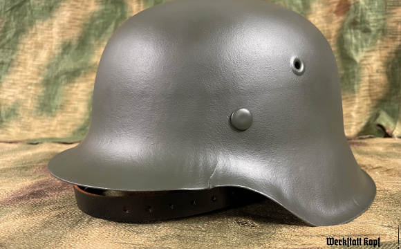 Original german M42 WW2 battle helmet qvl66 5537?, restored for reenactment use.