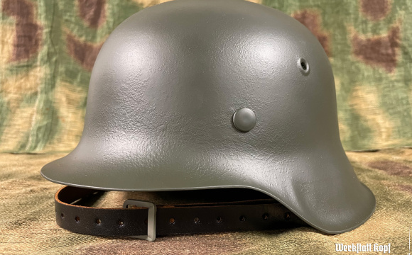 Original german M42 WW2 battle helmet ckl64  series 3921, restored for reenactment use.