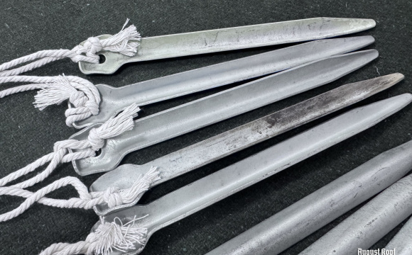 Postwar tent pegs as WW2 - single piece