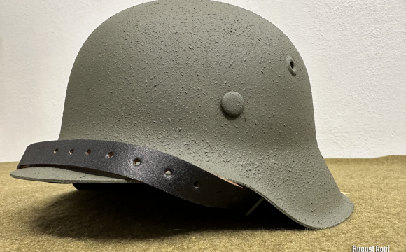 Original german M42 WW2 battle helmet ET64 serial 1820, restored for reenactment use.