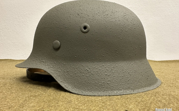 Original german M42 WW2 battle helmet ET/EF? 68 serial 2722, restored for reenactment use.