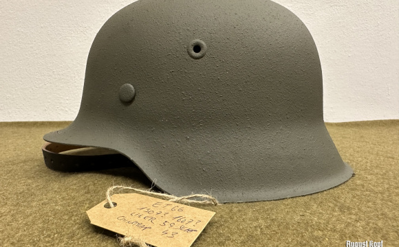 Original german M42 WW2 battle helmet ET66 serial 1307 or 1607, restored for reenactment use.