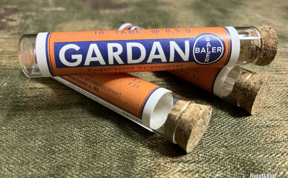 Gardan vintage vial