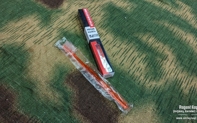 Eclipse reproduction tooth brush, properly sealed cellophane - ideal for your reenactment personal hygiene kit.