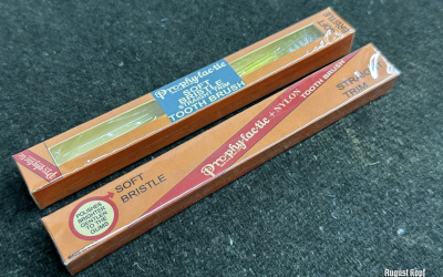 Prophylactic tooth brush