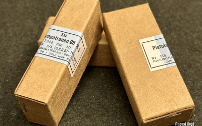 Cardboard box suitable for packing 16 pieces of 9mm Luger caliber ammo for pistolen P08/P38 and Maschinenpistolen MP38/MP40 and much more.