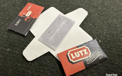 1940/1950 design of razor blades.