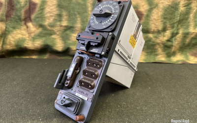 We offer a nice reproduction of radio drawer for those who own only a bakelite box.