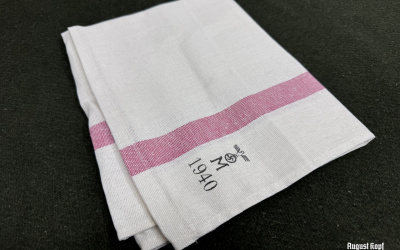 Small hand towel, made of thin cloth.
