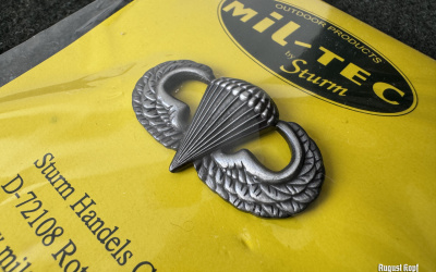 Jump Wings are awarded to all military personnel of any service who complete the US Army Basic Airborne Course at Fort Benning, Georgia.
