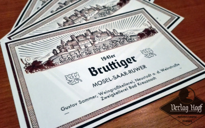 Set of 4 wine labels.