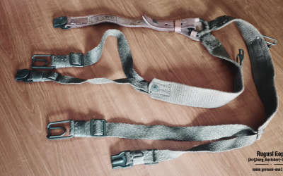 Postwar canvas Y-straps with leather parts.