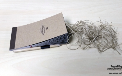 Medical tearing notebook worn by medical personnel in hospitals or lazarets.