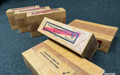 A nice looking Sprengkapsel n8 package filled with dummy wooden box (not usable, only for display purposes).