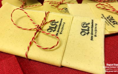 A unique natural product, ideal for wrapping a variety of foods such as cheese, fruit, vegetables, pastries, or for covering bowls with food.