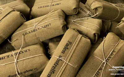 German World War I bandage wrapper marked 1917.