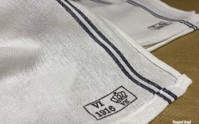 Small WW1 dated hand towel.