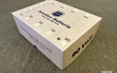 Nice WW2 era design 90V Anode battery box for wartime radios.