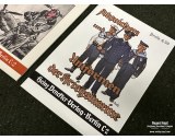 Set of 3 army uniforms/badges booklets