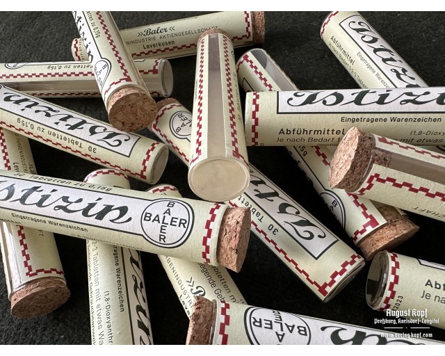 Istizin vintage vial