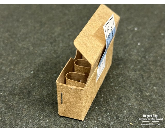 Empty box 16 Pistolenpatronen 08 type.4