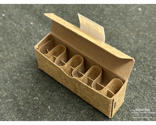 Empty box 16 Pistolenpatronen 08 type.4