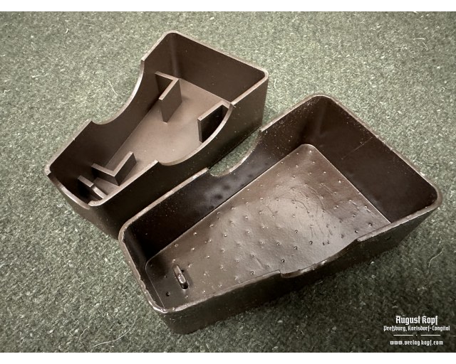 Empty protective box for shaving kit