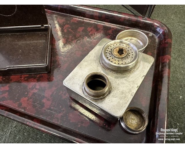 Desk set