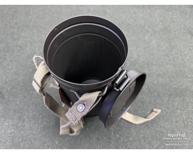 Gas mask can + straps