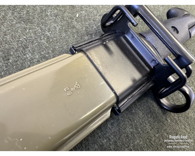 US M1 GARAND short bayonet with M7 case