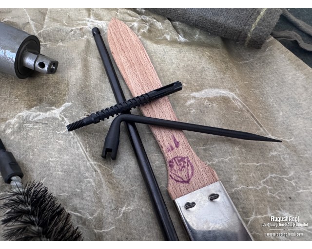 The VZ-61 Skorpion cleaning set