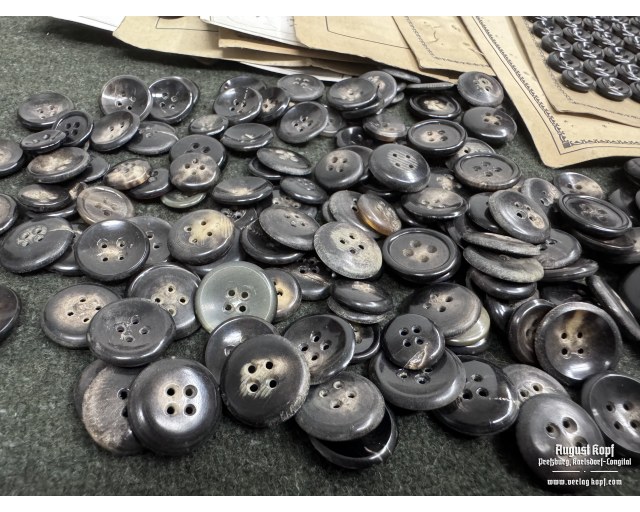 Replacement Old Stock Horn Buttons 350pcs