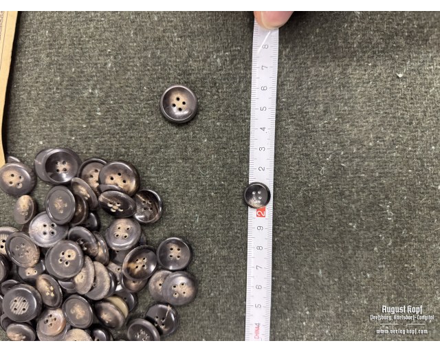 Replacement Old Stock Horn Buttons 350pcs