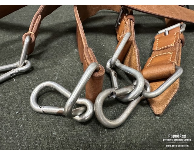Straps for carrying MG lafette